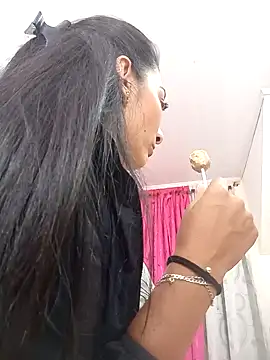 Snapshot of BELLA--26 chatting on 02-02-25, 06:10 BELLA--26 online show from 02-02-25, 06:10