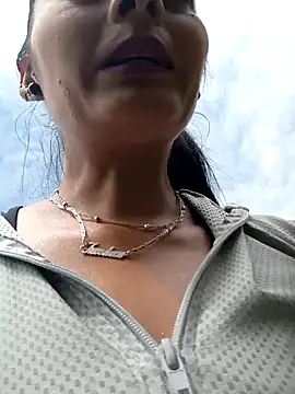 Snapshot of BELLA--26 chatting on 02-14-25, 03:05 BELLA--26 online show from 02-14-25, 03:05