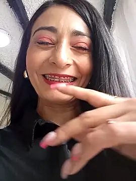 Snapshot of BELLA--26 chatting on 02-28-25, 03:26 BELLA--26 online show from 02-28-25, 03:26