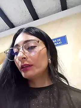 Snapshot of BELLA--26 chatting on 03-05-25, 10:32 BELLA--26 online show from 03-05-25, 10:32