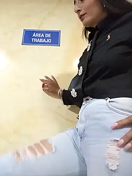 Snapshot of BELLA--26 chatting on 03-06-25, 08:16 BELLA--26 online show from 03-06-25, 08:16