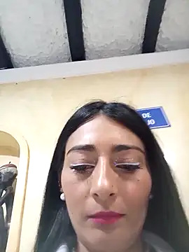 Snapshot of BELLA--26 chatting on 03-08-25, 05:33 BELLA--26 online show from 03-08-25, 05:33