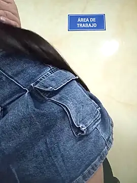 Snapshot of BELLA--26 chatting on 03-10-25, 02:26 BELLA--26 online show from 03-10-25, 02:26