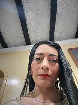 Snapshot of BELLA--26 chatting on 09-11-25, 01:44 BELLA--26 online show from 09-11-25, 01:44