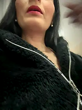 Snapshot of BELLA--26 chatting on 09-13-25, 02:06 BELLA--26 online show from 09-13-25, 02:06