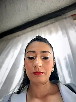 Snapshot of BELLA--26 chatting on 09-15-25, 01:33 BELLA--26 online show from 09-15-25, 01:33