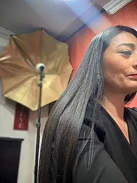 Snapshot of BELLA--26 chatting on 10-08-25, 01:42 BELLA--26 online show from 10-08-25, 01:42