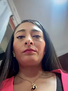 Snapshot of BELLA--26 chatting on 10-10-25, 01:54 BELLA--26 online show from 10-10-25, 01:54