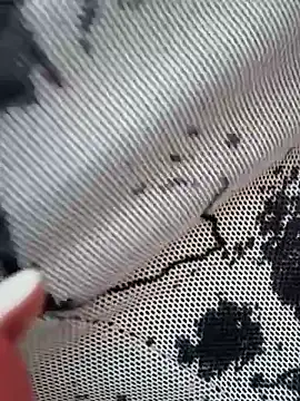 Snapshot of BELLA--26 chatting on 10-14-25, 01:45 BELLA--26 online show from 10-14-25, 01:45