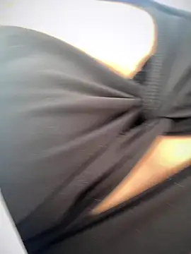 Snapshot of BELLA--26 chatting on 10-16-25, 01:45 BELLA--26 online show from 10-16-25, 01:45