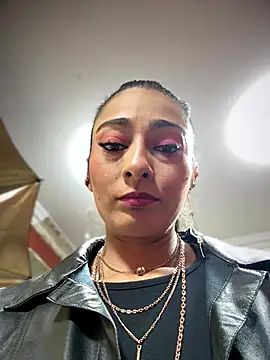 Snapshot of BELLA--26 chatting on 10-20-25, 02:06 BELLA--26 online show from 10-20-25, 02:06