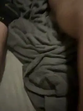 Snapshot of dragos211 chatting on 12-17-25, 09:43 dragos211 online show from 12-17-25, 09:43