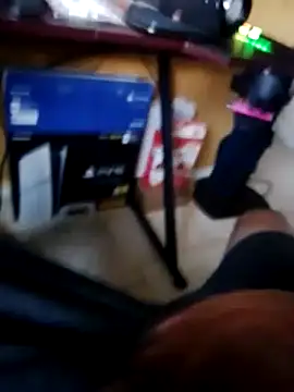 Snapshot of HueingChamber4352 chatting on 10-06-25, 03:53 HueingChamber4352 online show from 10-06-25, 03:53