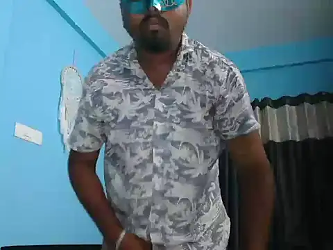 Snapshot of Desi_Heat chatting on 05-14-26, 06:04 Desi Heat online show from 05-14-26, 06:04