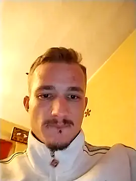 Snapshot of frankthefuck69 chatting on 03-13-25, 02:16 frankthefuck69 online show from 03-13-25, 02:16