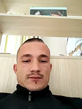 Snapshot of frankthefuck69 chatting on 10-16-25, 11:00 frankthefuck69 online show from 10-16-25, 11:00