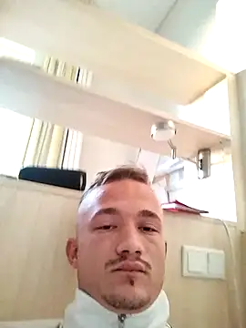 Snapshot of frankthefuck69 chatting on 10-26-25, 06:19 frankthefuck69 online show from 10-26-25, 06:19