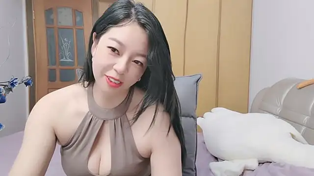 Snapshot of Mi--Manchi chatting on 02-24-25, 11:52 Mi--Manchi online show from 02-24-25, 11:52