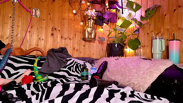 maaandyy69 online show from 02-05-25, 02:05