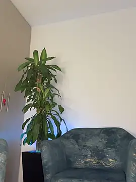Laurensmith9 online show from 01-16-25, 06:06