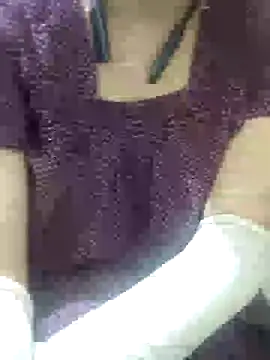 Snapshot of mallupriyapriya chatting on 01-14-25, 04:40 mallupriyapriya online show from 01-14-25, 04:40