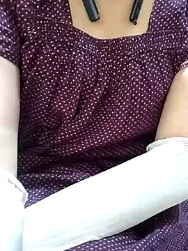 Snapshot of mallupriyapriya chatting on 01-16-25, 08:00 mallupriyapriya online show from 01-16-25, 08:00