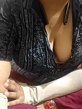 Snapshot of mallupriyapriya chatting on 03-15-25, 05:30 mallupriyapriya online show from 03-15-25, 05:30
