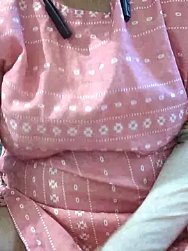 Snapshot of mallupriyapriya chatting on 09-20-25, 05:30 mallupriyapriya online show from 09-20-25, 05:30