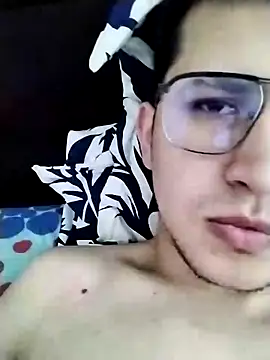 Snapshot of jonatanl31 chatting on 01-11-25, 02:36 jonatanl31 online show from 01-11-25, 02:36
