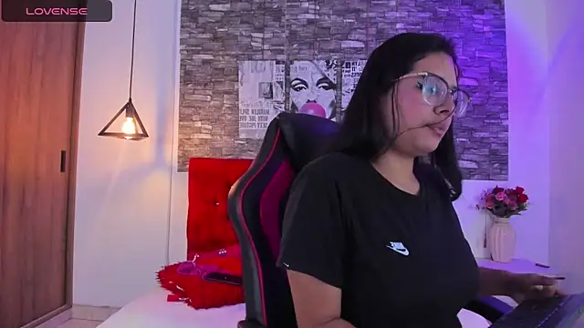 Emily sc online show from 03-13-25, 04:34