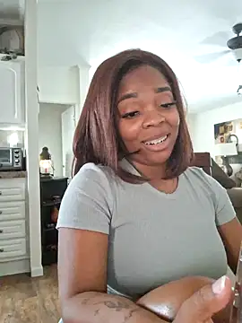 Snapshot of Sade_summer chatting on 01-13-25, 06:49 Sade summer online show from 01-13-25, 06:49