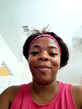 Snapshot of Sade_summer chatting on 02-05-25, 05:53 Sade summer online show from 02-05-25, 05:53