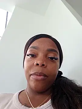 Snapshot of Sade_summer chatting on 05-13-26, 03:31 Sade summer online show from 05-13-26, 03:31