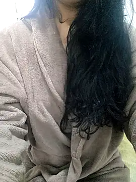 Paoolla online show from 10-31-25, 01:12