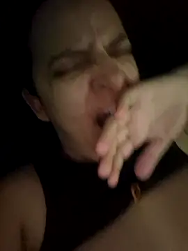 Snapshot of AliceRuivinha2 chatting on 03-05-26, 10:22 AliceRuivinha2 online show from 03-05-26, 10:22