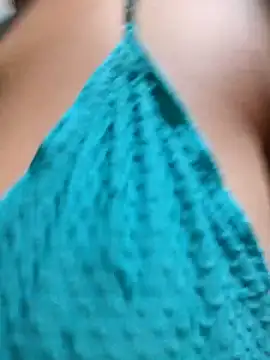 Snapshot of AliceRuivinha2 chatting on 03-06-26, 12:45 AliceRuivinha2 online show from 03-06-26, 12:45