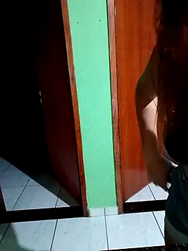 Snapshot of AliceRuivinha2 chatting on 03-13-26, 10:38 AliceRuivinha2 online show from 03-13-26, 10:38