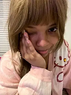 AwkwardJasminee online show from 01-17-26, 05:56