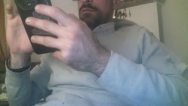 Patrickhound online show from 11-26-25, 01:39