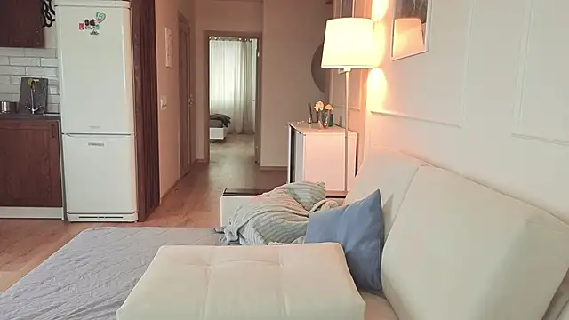 KristineEsme online show from 11-08-25, 05:07