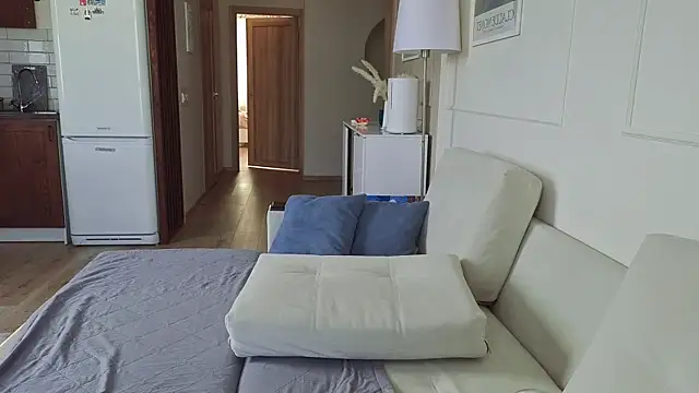 Snapshot of KristineEsme chatting on 03-26-26, 07:36 KristineEsme online show from 03-26-26, 07:36