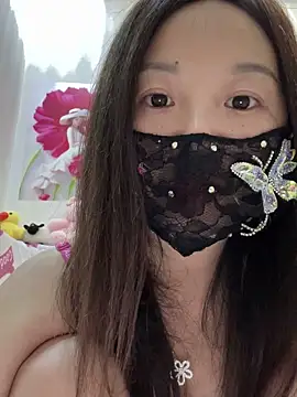 Snapshot of SSSniang- chatting on 10-11-25, 11:47 SSSniang- online show from 10-11-25, 11:47