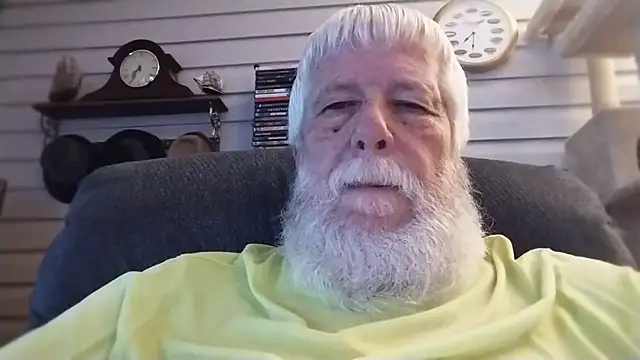 Snapshot of Futura_intx chatting on 07-14-26, 12:33 Futura intx online show from 07-14-26, 12:33