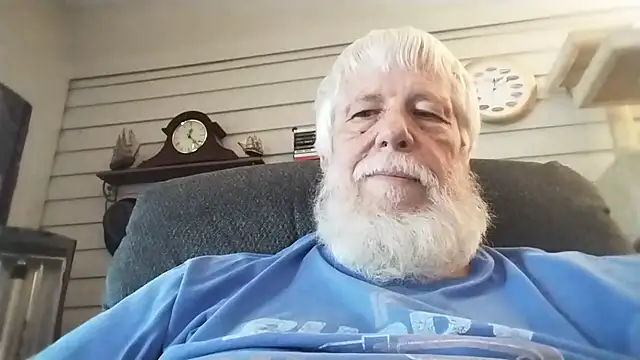 Snapshot of Futura_intx chatting on 07-24-26, 05:22 Futura intx online show from 07-24-26, 05:22
