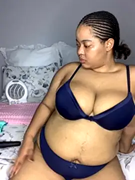 Snapshot of sexytinashe21 chatting on 11-27-25, 08:00 sexytinashe21 online show from 11-27-25, 08:00