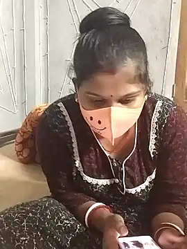 Snapshot of nikitacute23 chatting on 01-12-25, 04:40 nikitacute23 online show from 01-12-25, 04:40