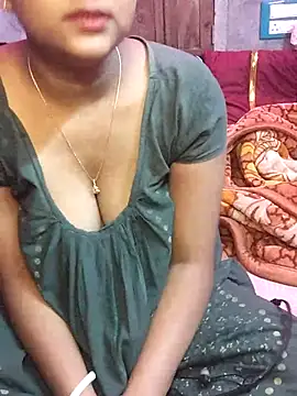 Snapshot of nikitacute23 chatting on 03-01-25, 10:45 nikitacute23 online show from 03-01-25, 10:45