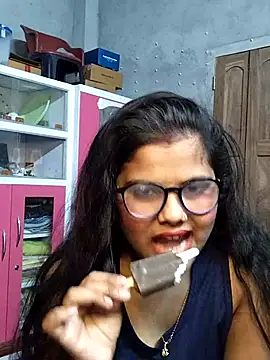 Snapshot of nikitacute23 chatting on 03-07-25, 06:02 nikitacute23 online show from 03-07-25, 06:02