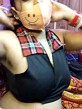 Snapshot of nikitacute23 chatting on 03-08-25, 05:22 nikitacute23 online show from 03-08-25, 05:22