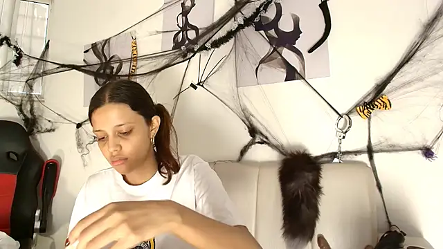 Snapshot of nicole_lara chatting on 10-24-25, 08:27 nicole lara online show from 10-24-25, 08:27